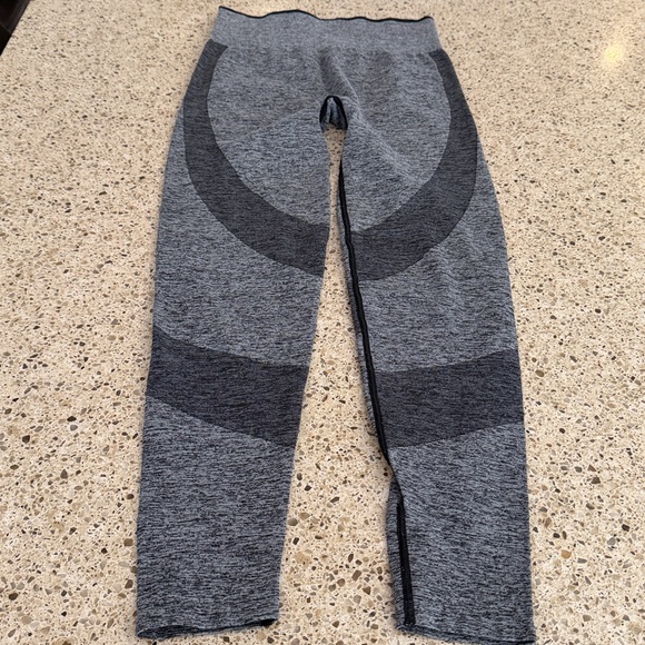 Victoria Secret Pink Seamless Leggings - Picture 3 of 7